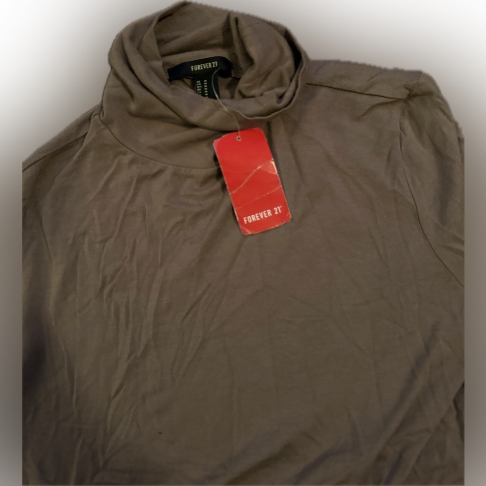 Crop turtleneck
